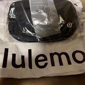 BRAND NEW LULULEMON Anywhere belt bag